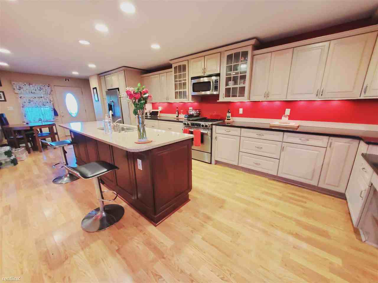 23 Madison Pl - Photo 3 of 9