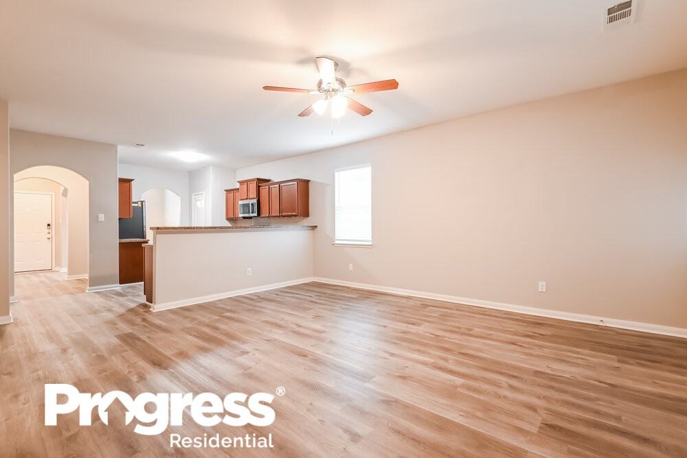 1117 Ridgewood Ln - Photo 3 of 21