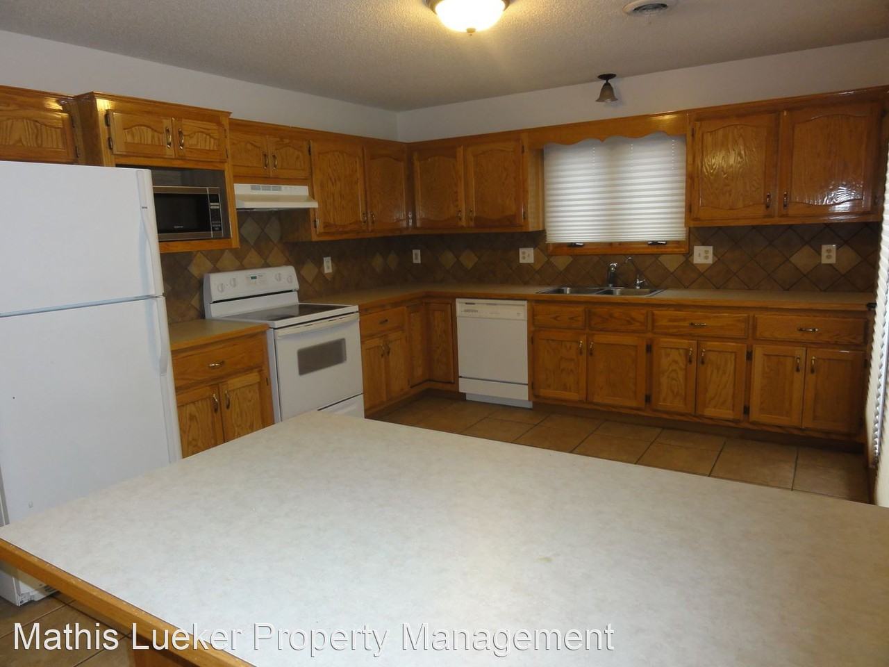 403 Shetland St - Photo 3 of 10