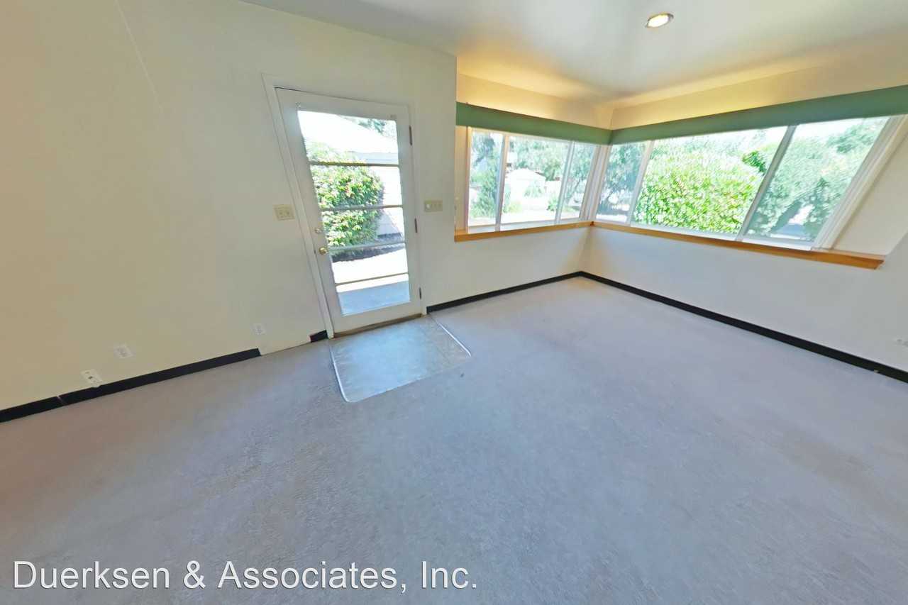 337 Nw 23rd St - Photo 2 of 10