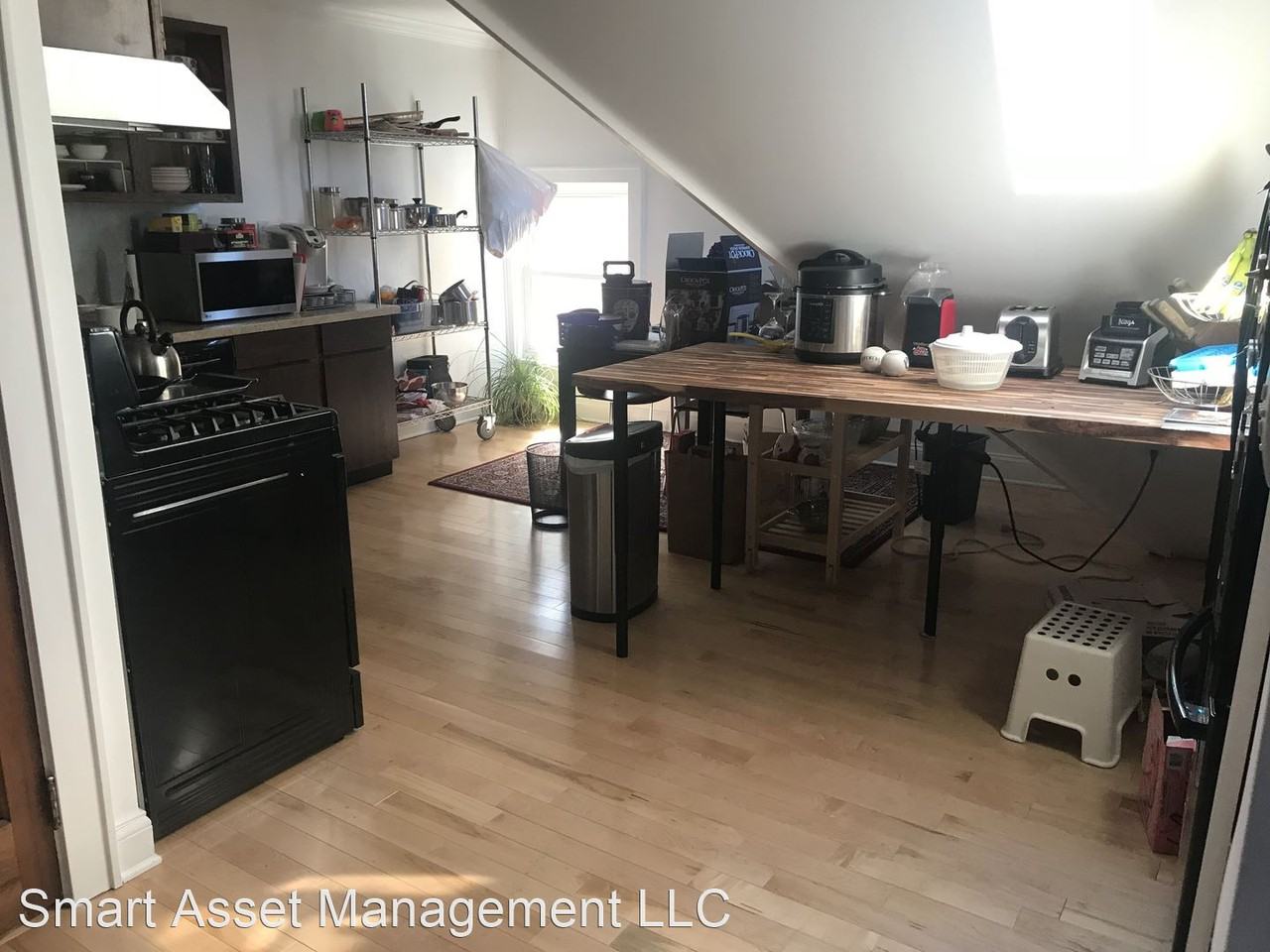 2723 N Downer Ave - Photo 3 of 10