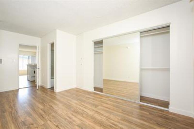 12514 Culver Blvd - Photo 2 of 10