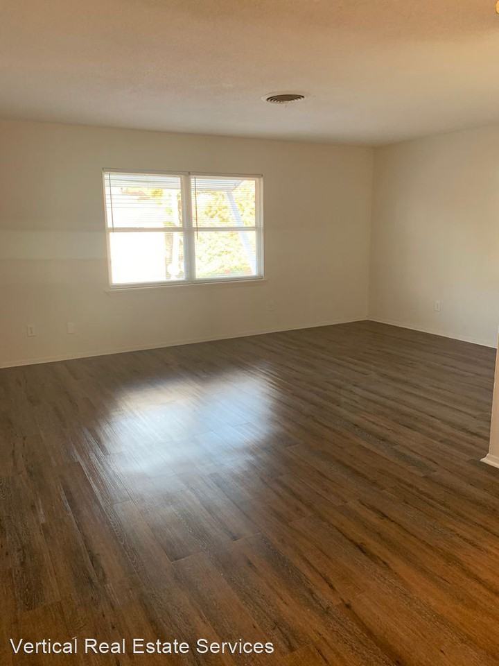 Mayfair Terrace Apartments - Photo 2 of 4