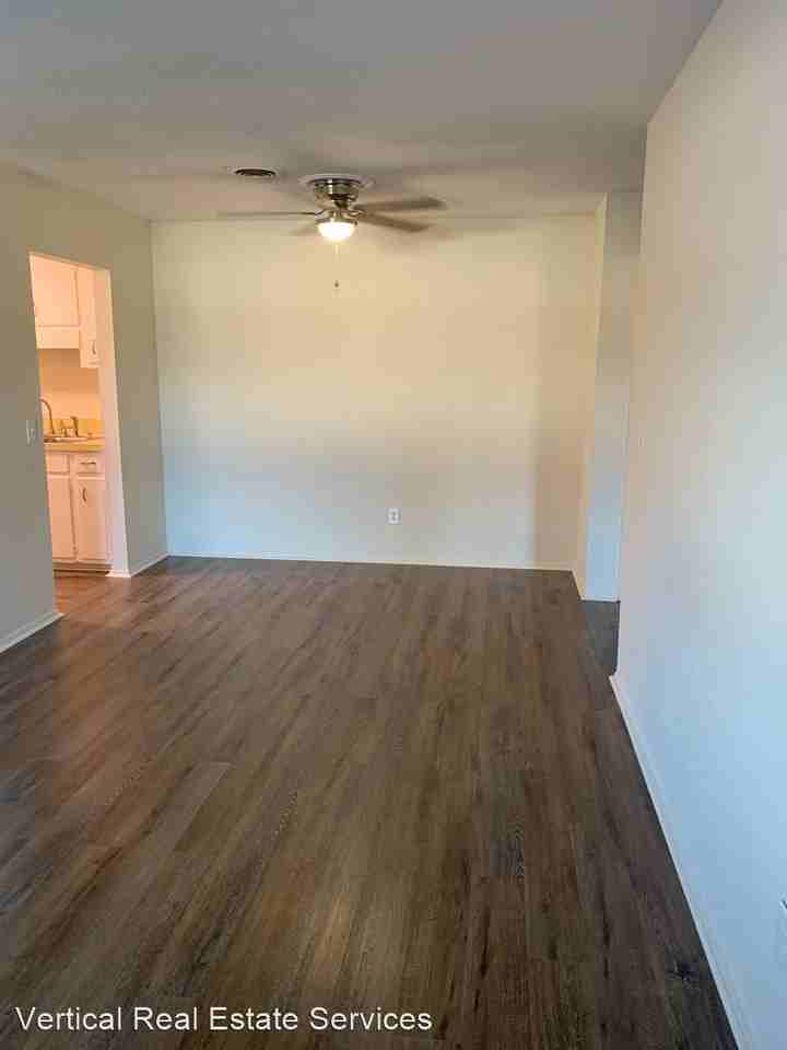 Mayfair Terrace Apartments - Photo 3 of 4