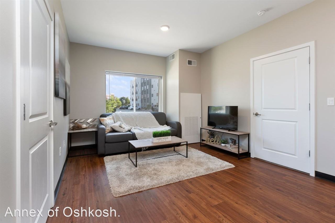 Annex of Oshkosh - Photo 3 of 37