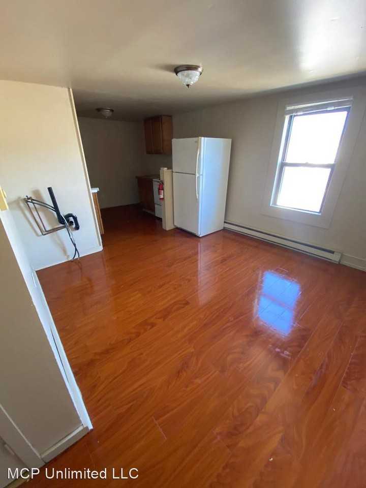 Nicely kept multi family building in the heart of ware - Photo 2 of 9