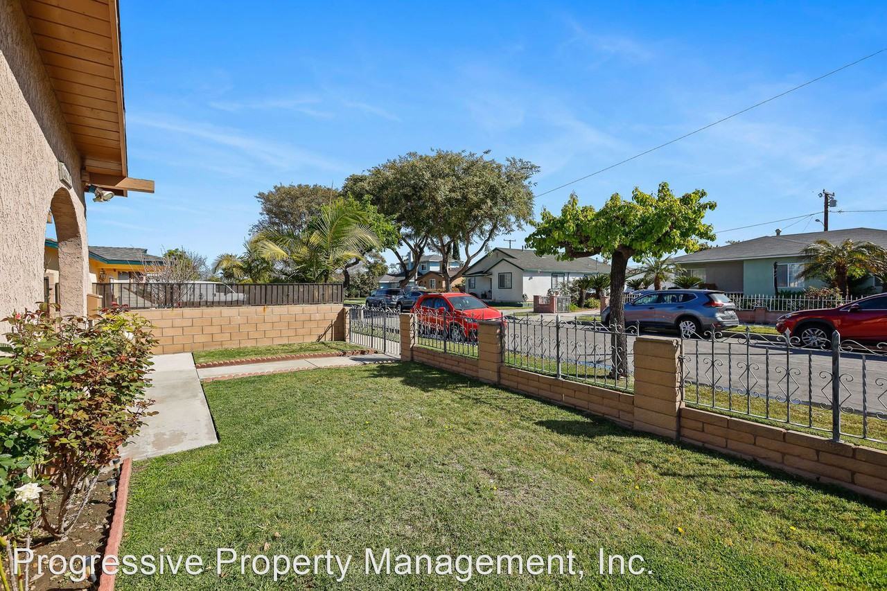 18019 Devlin Ave - Photo 3 of 41