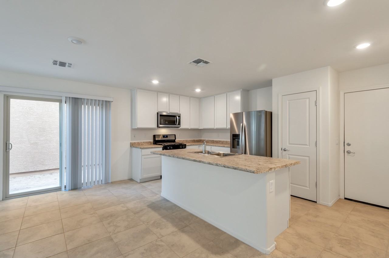 1071 E Descent St - Photo 6 of 24