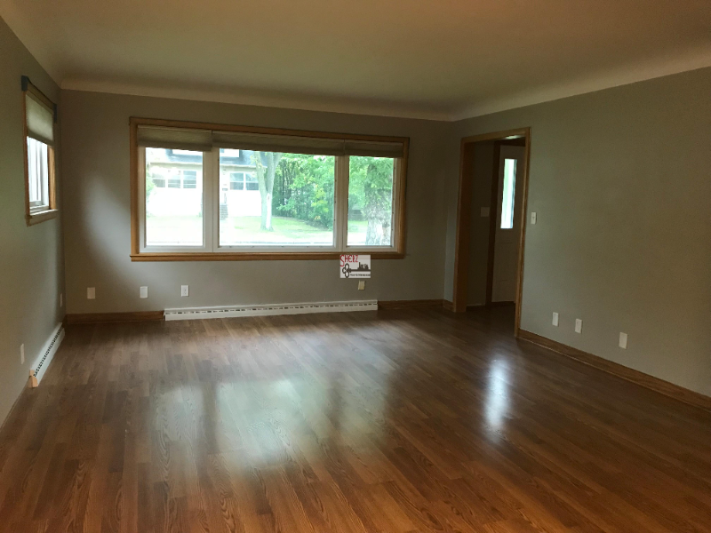 920 College St N - Photo 3 of 50