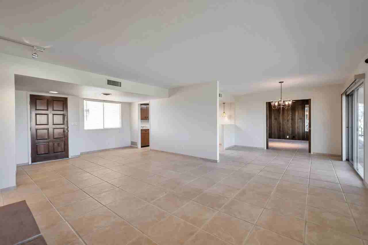 3650 E Quenton Dr - Photo 5 of 26