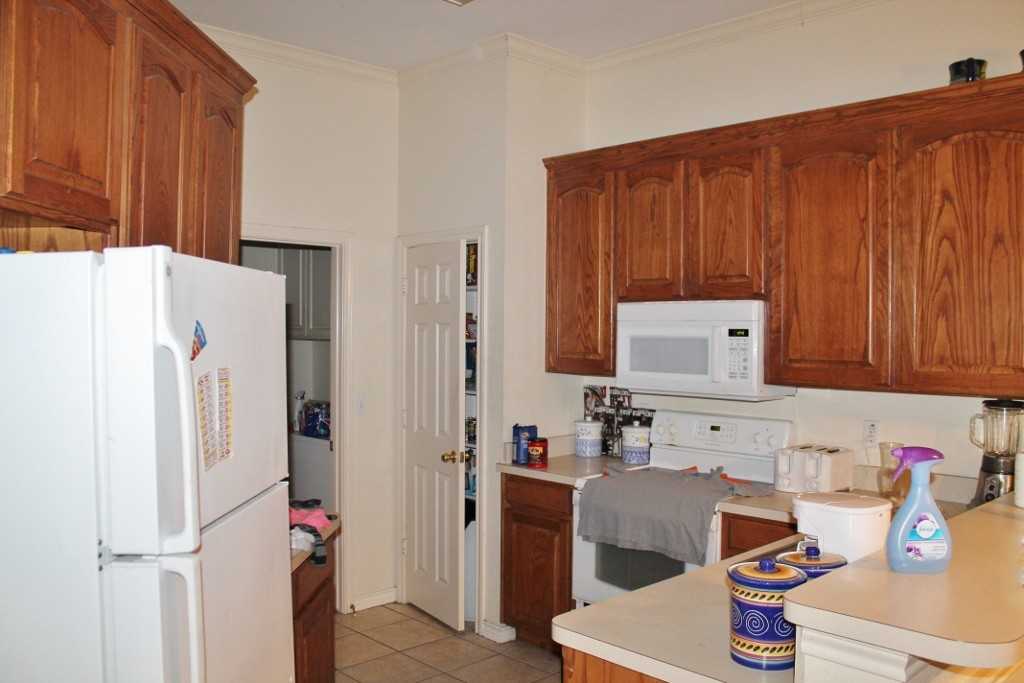 4050 Cottage Park Ct - Photo 3 of 10