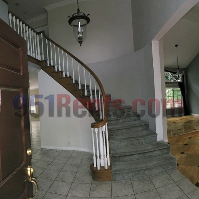 16636 Treetop Ln - Photo 2 of 12