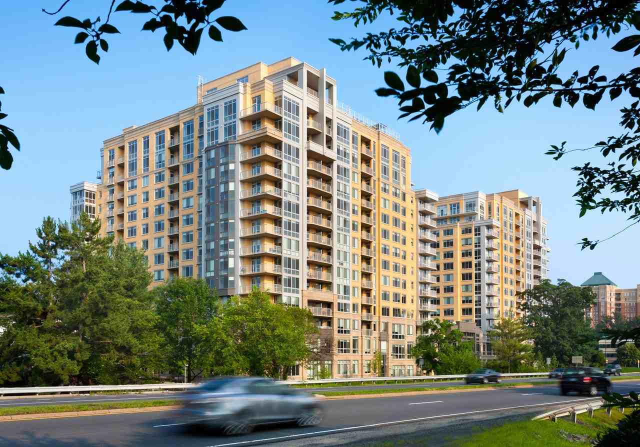 Harrison at Reston Town Center - Photo 4 of 48