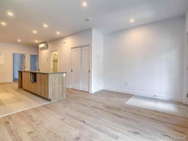 8628 Avenue Casgrain - Photo 3 of 11