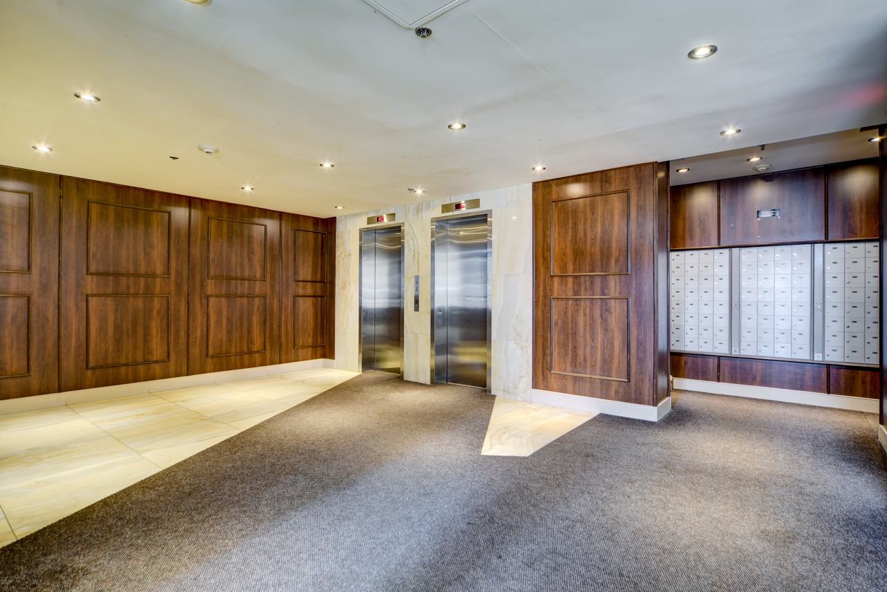 1225 Rue du Sussex - Photo 2 of 2