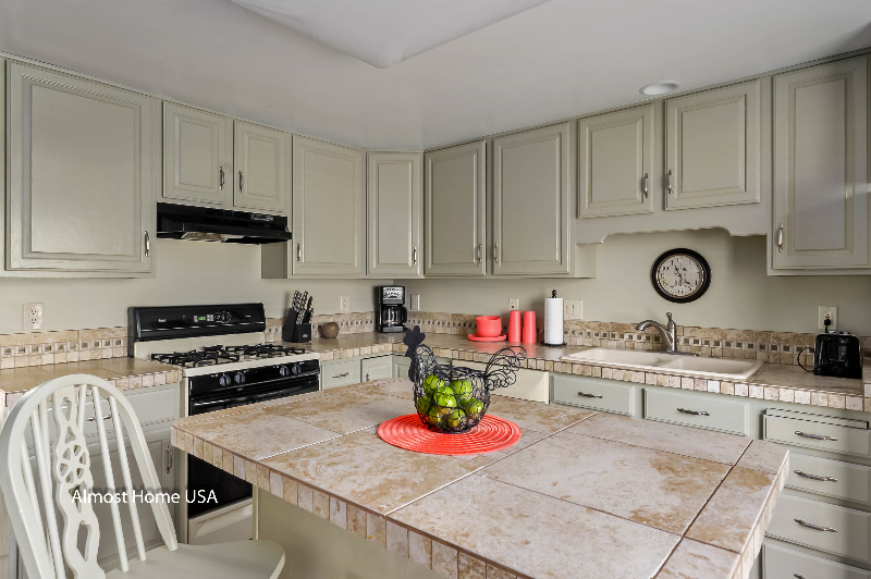 1250 E St - Photo 7 of 34