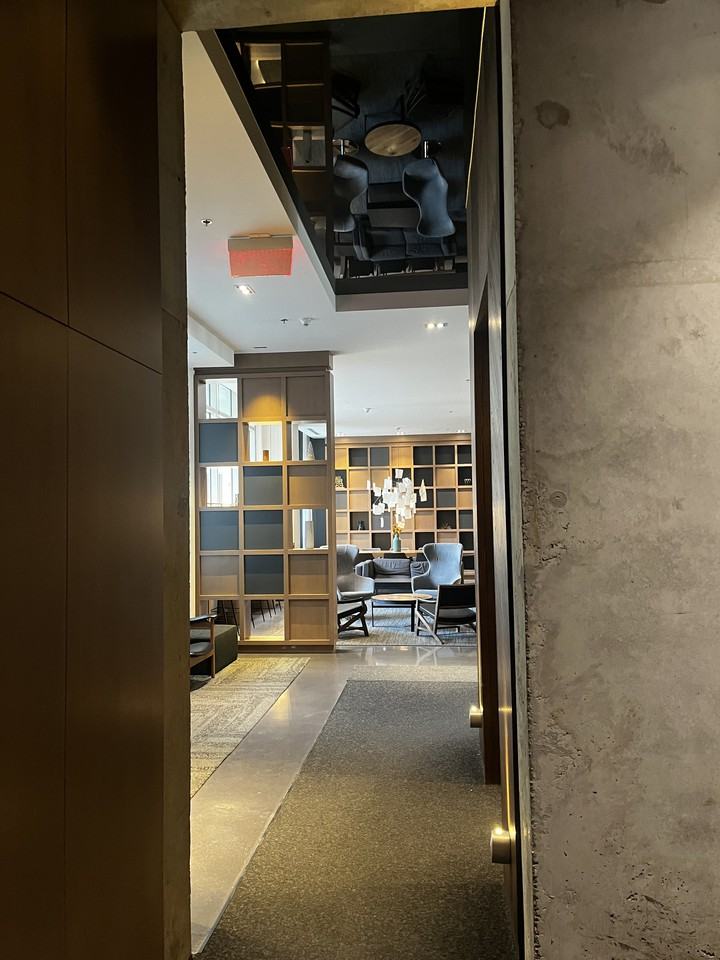 715 Rue William - Photo 3 of 35