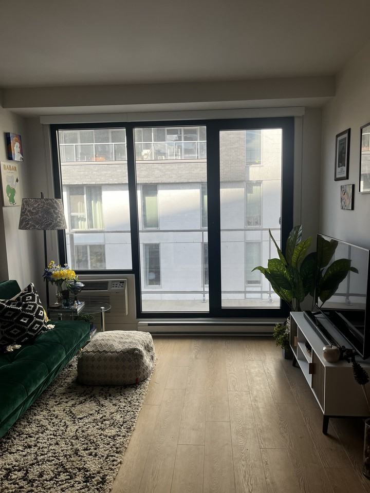 715 Rue William - Photo 2 of 35