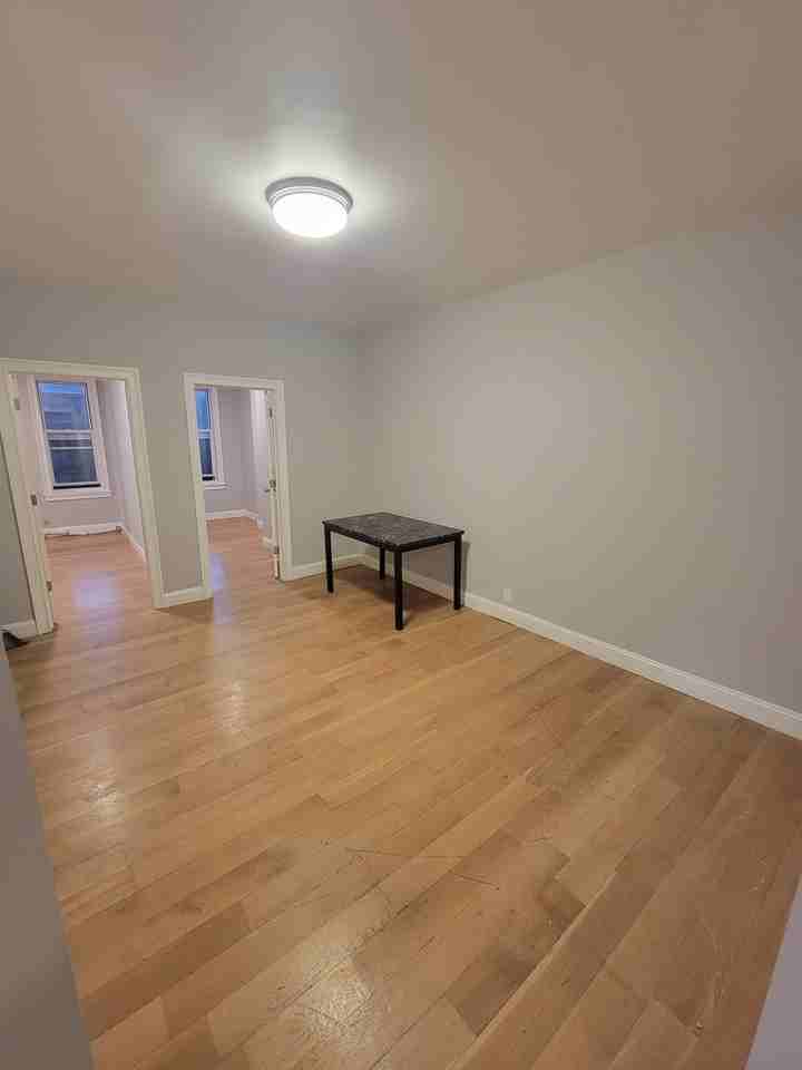 287 Shepherd Avenue 1 - Photo 3 of 14