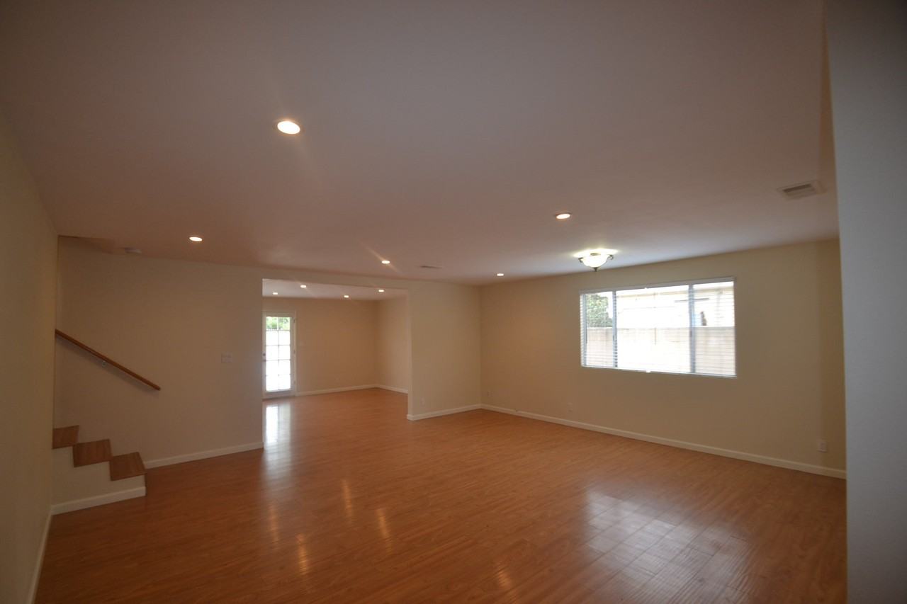 11029 Reichling Ln - Photo 3 of 10