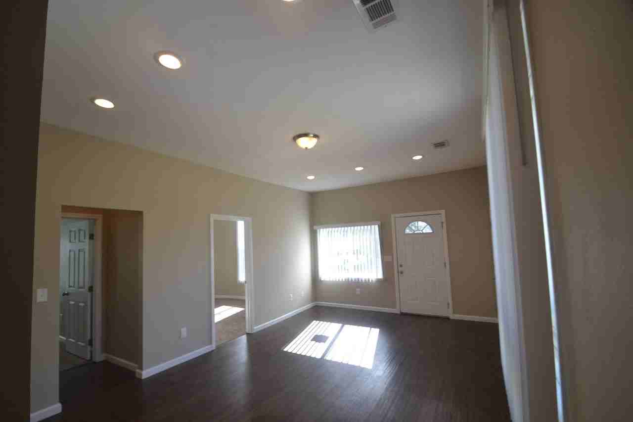 3524 Baltic Ave - Photo 2 of 8