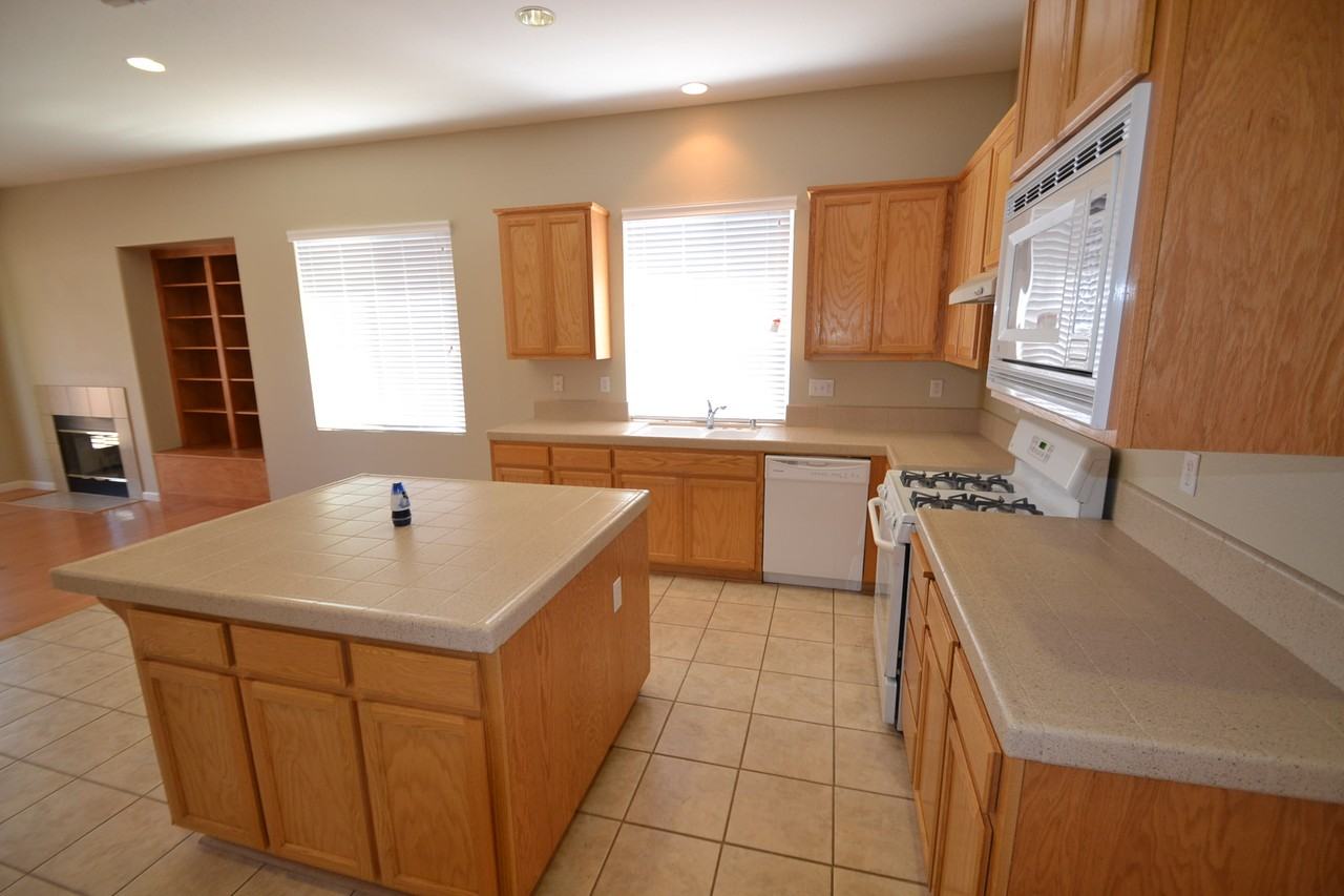 400 Rennert Way - Photo 2 of 8