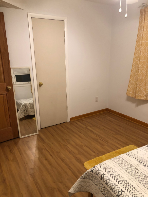 2400 Perry St #3R - Photo 2 of 8