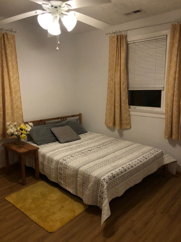 2400 Perry St #3R - Photo 4 of 8