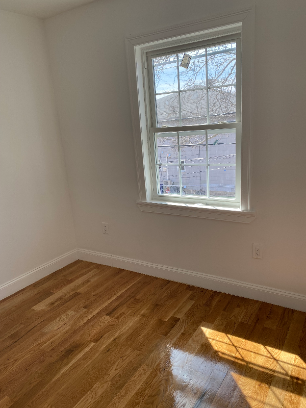 9529 91st St #2 - Photo 3 of 8