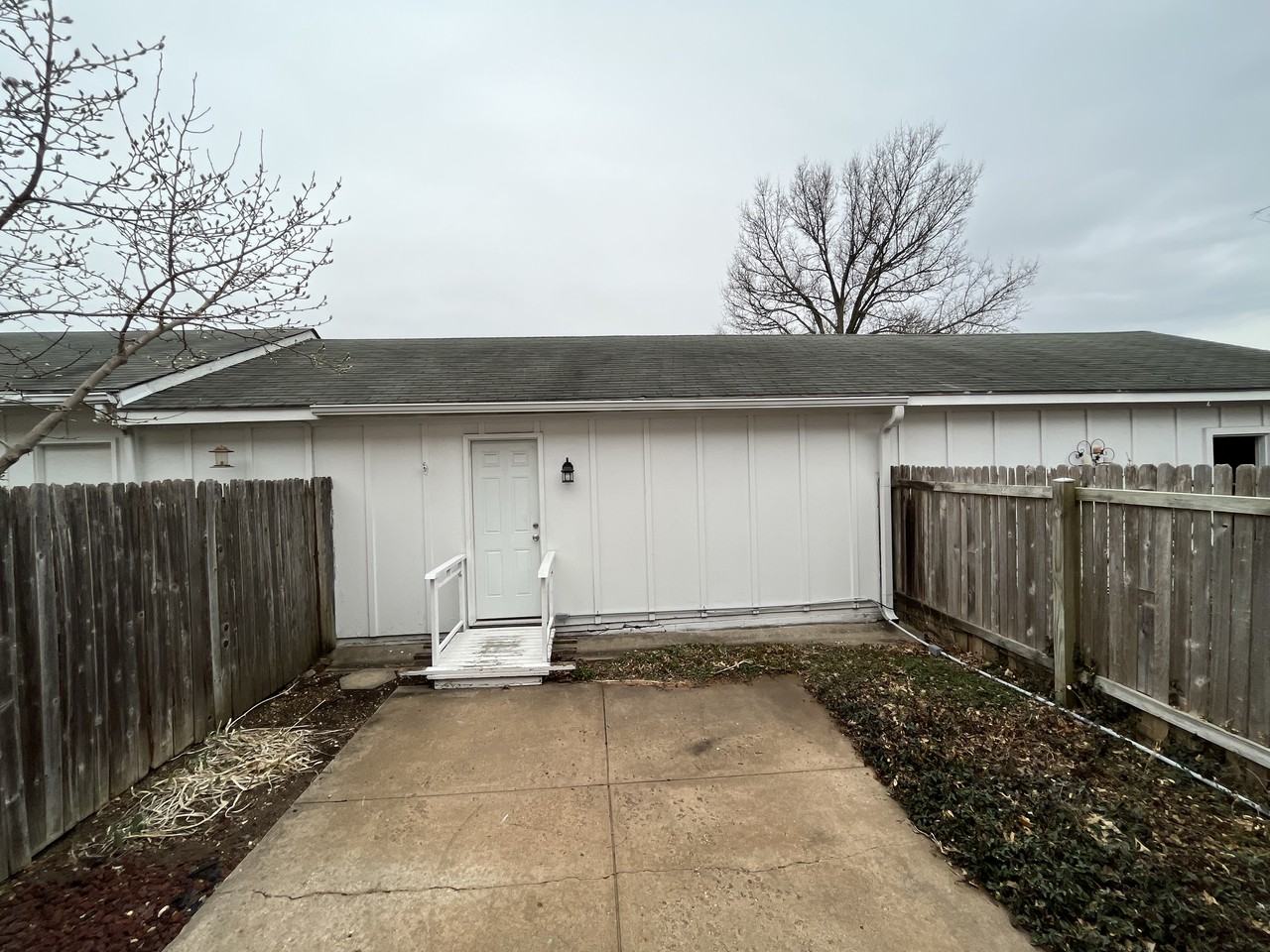 8623 W 84th St - Photo 3 of 12