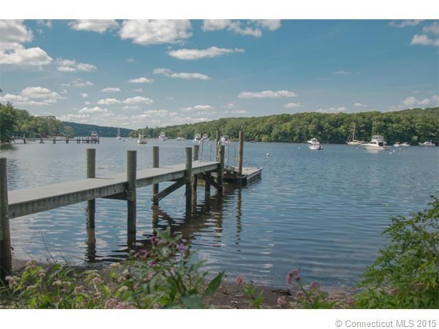 105 Cove Rd - Photo 2 of 12