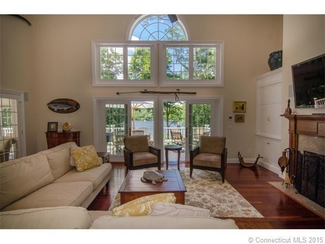 105 Cove Rd - Photo 3 of 12