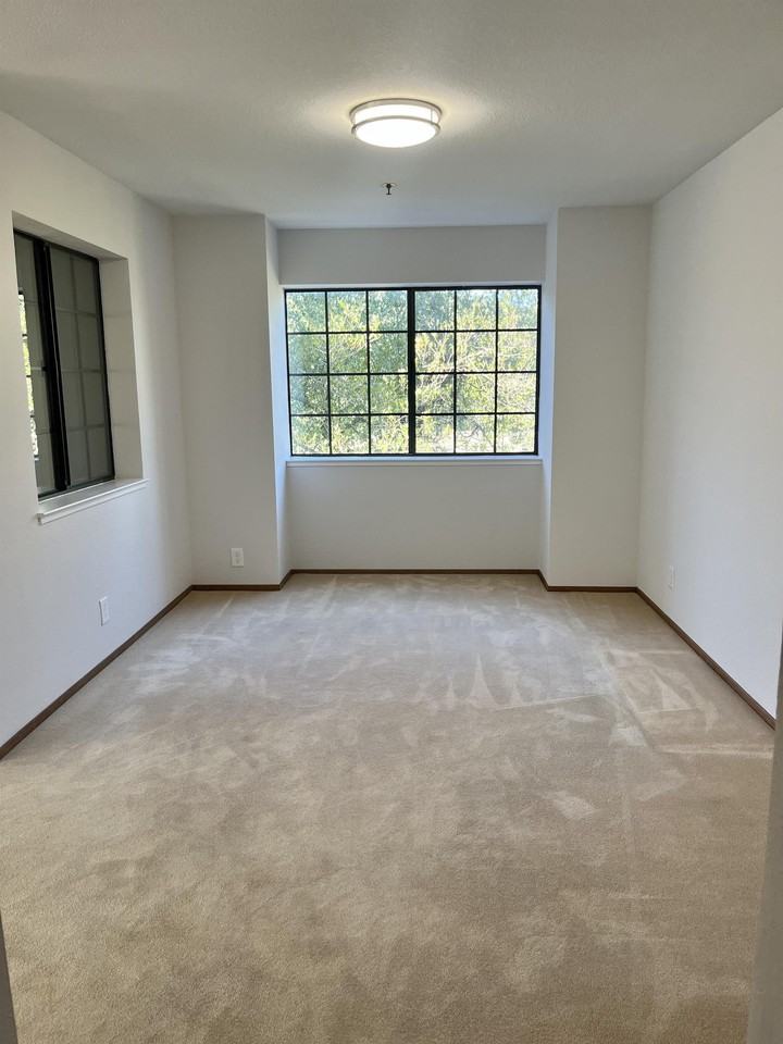 190 Redhawk Rd #1 - Photo 4 of 25