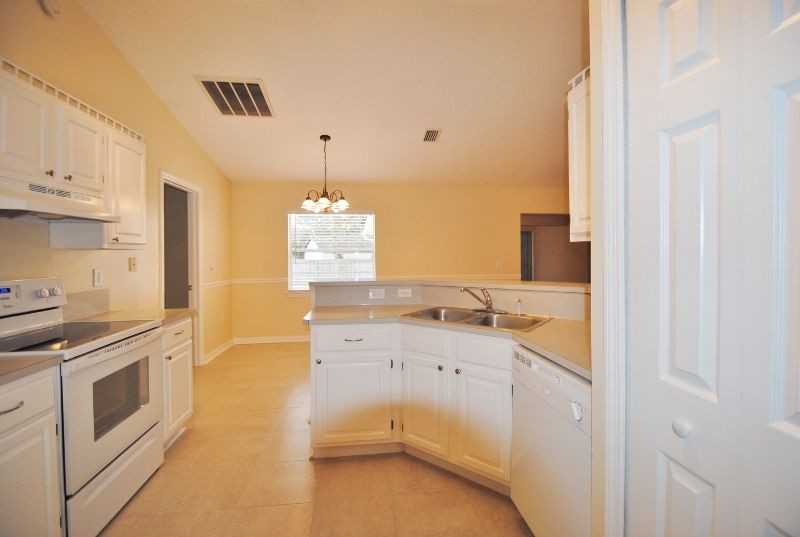 5015 Patricia St - Photo 2 of 16