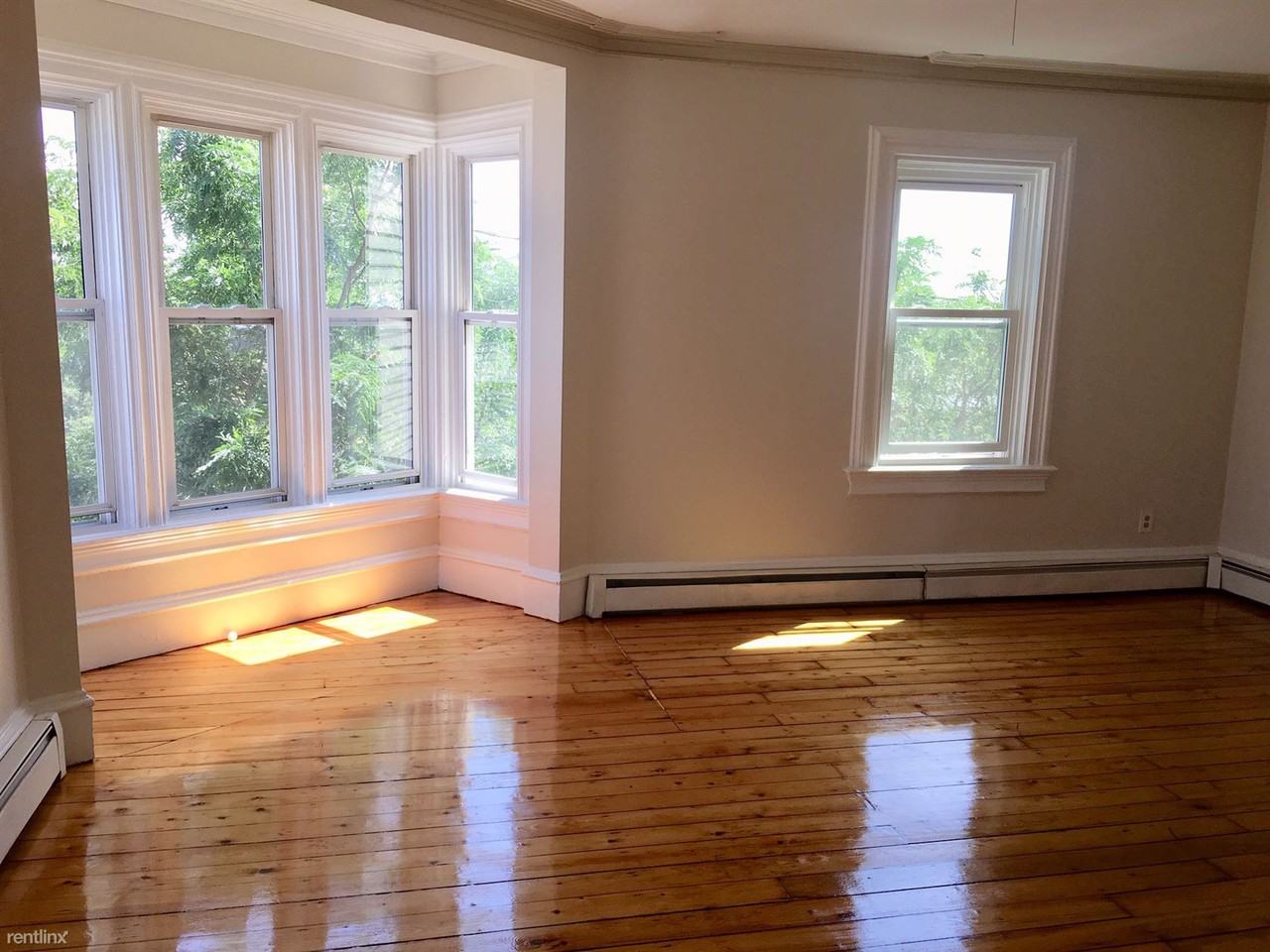 468 Wickenden St - Photo 2 of 6