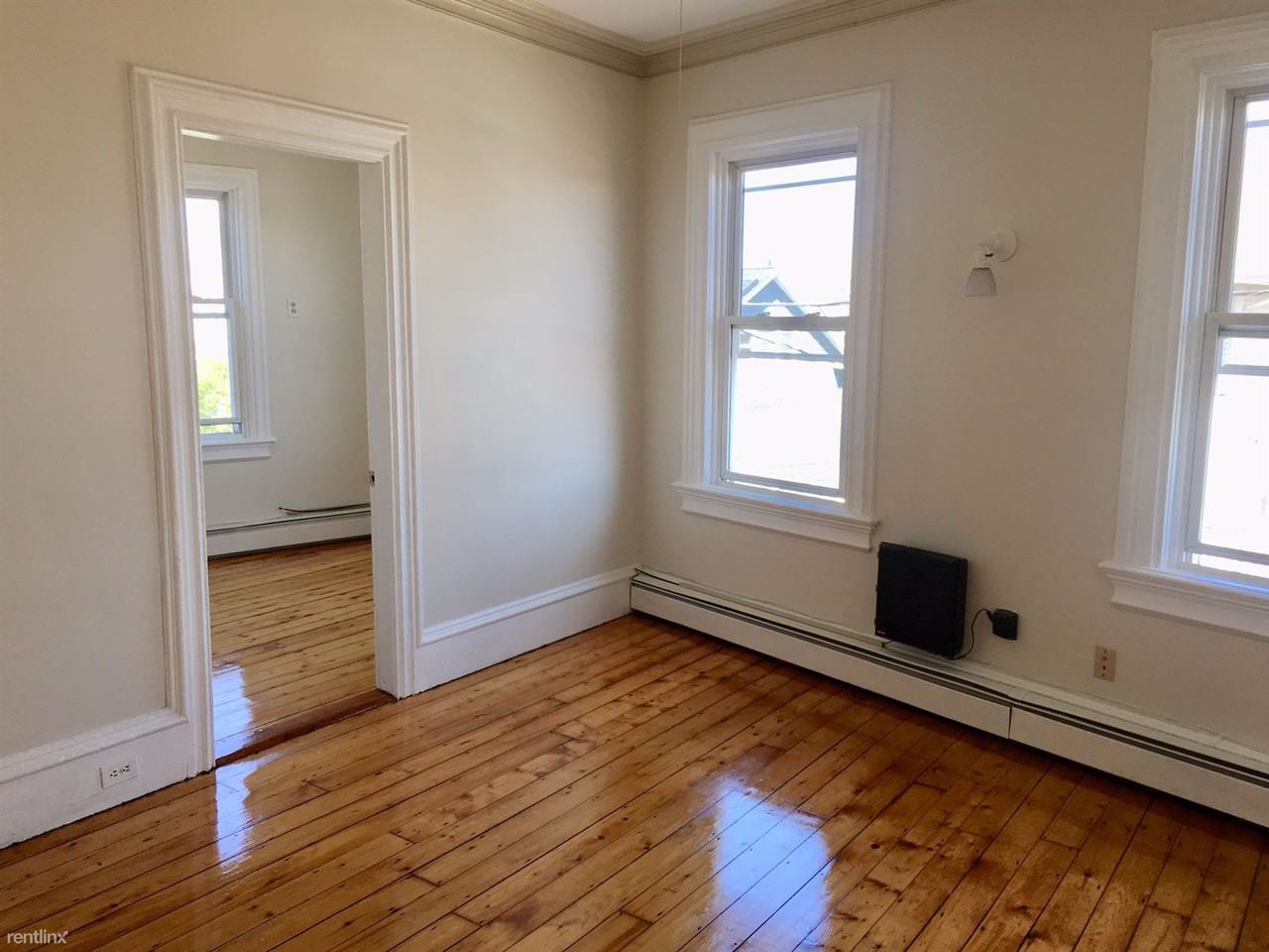 468 Wickenden St - Photo 3 of 6