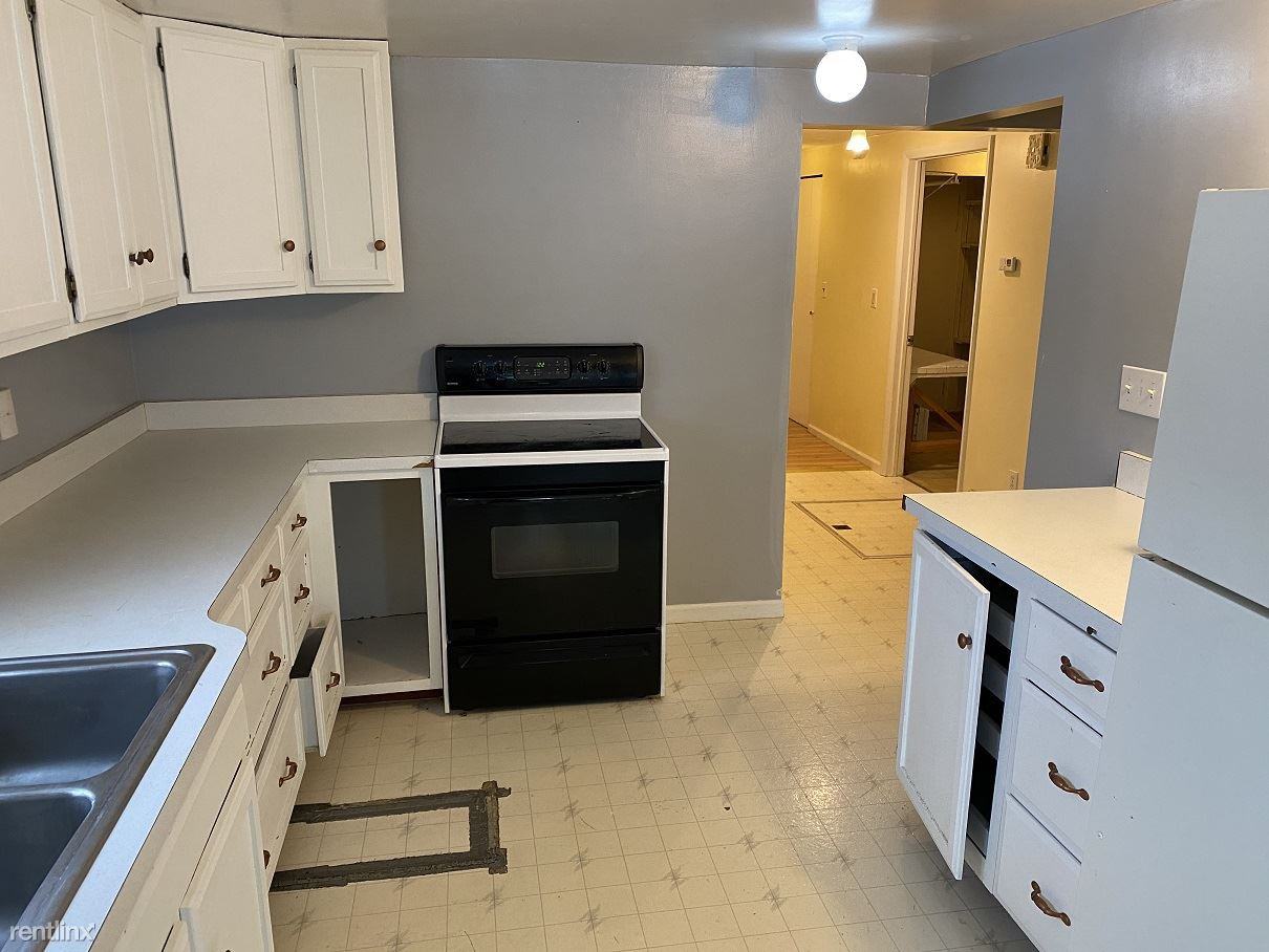 117 Broad St - Photo 3 of 14