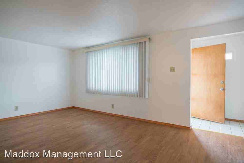 11612 Constitution Ave Ne - Photo 2 of 45