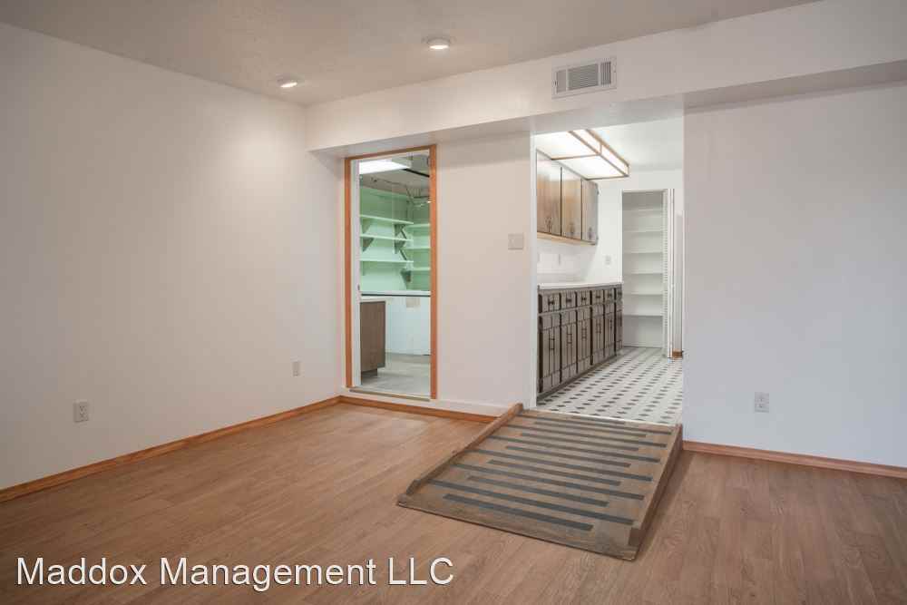 11612 Constitution Ave Ne - Photo 3 of 45