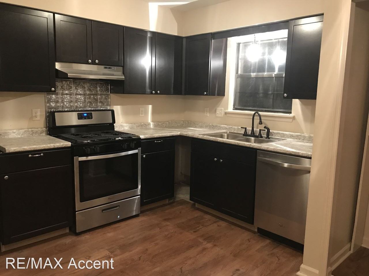 154 Greenbriar Ct - Photo 3 of 8