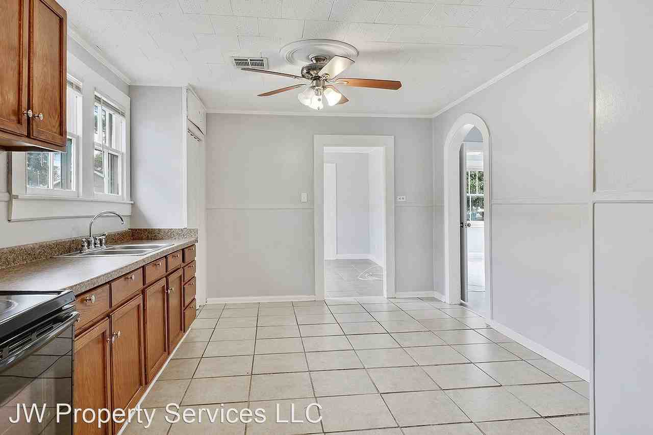 778 Avenue B - Photo 3 of 11