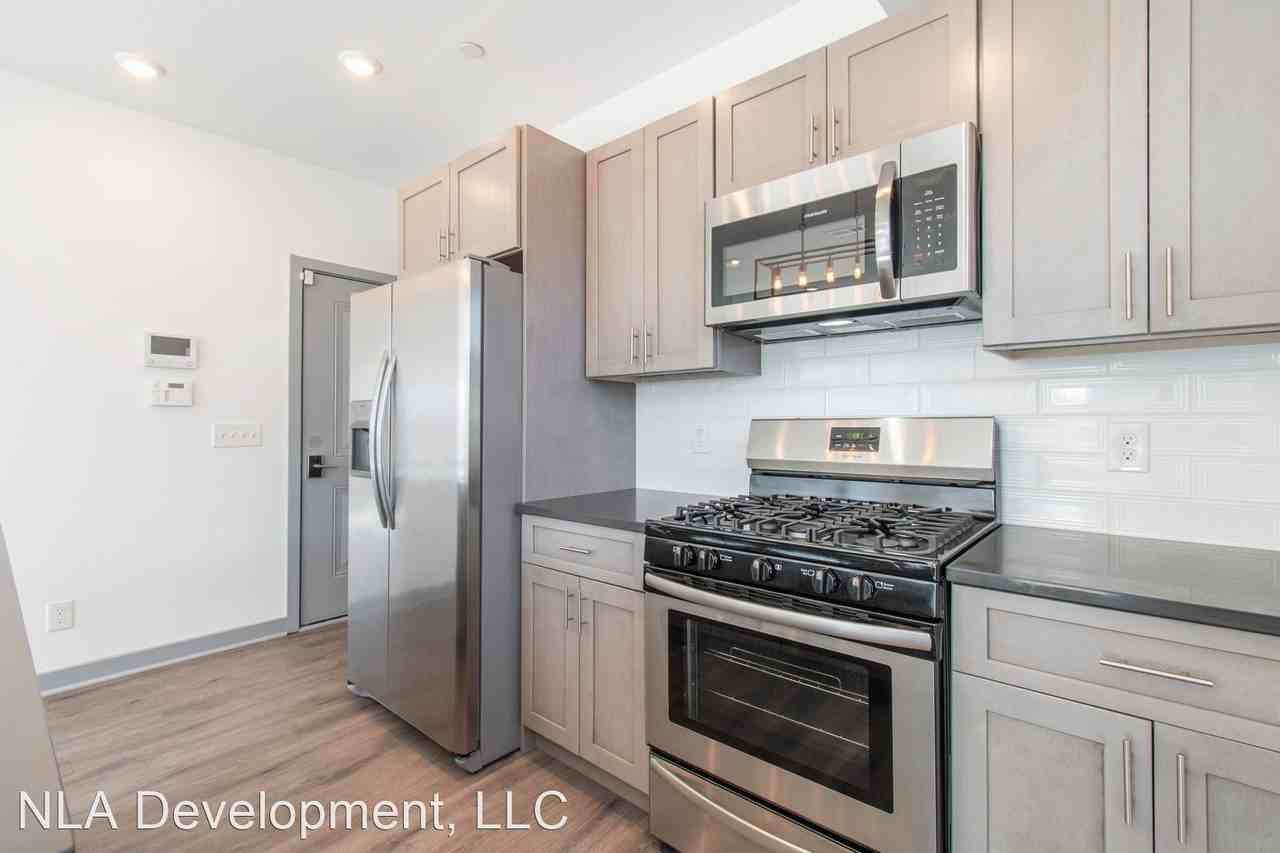 411 W Berks Street - Photo 3 of 50