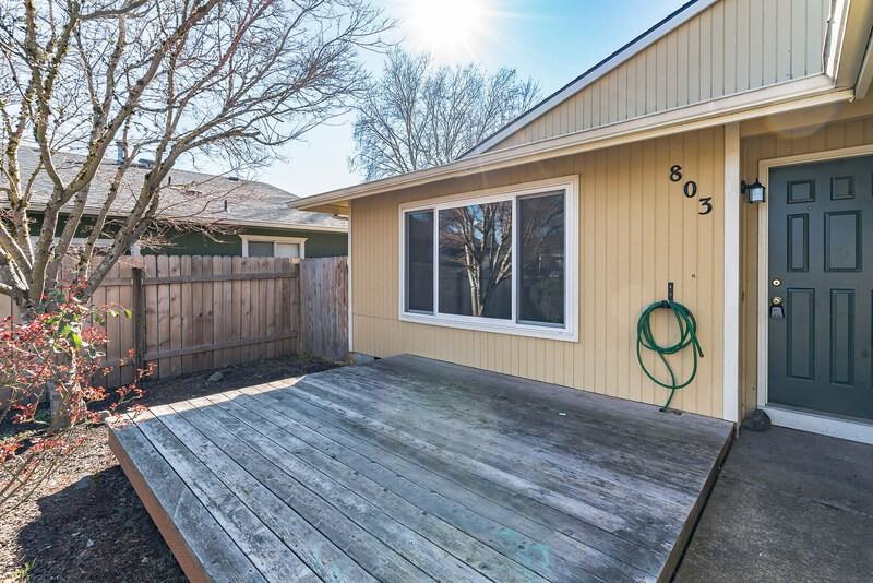 803 N Marie Ave - Photo 3 of 26