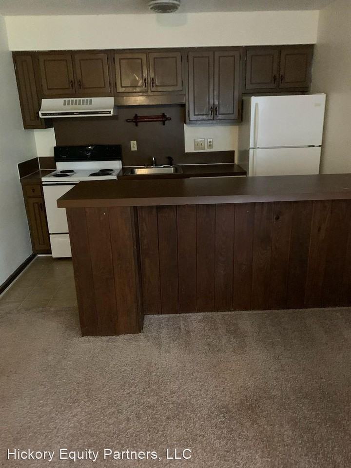 20th Avenue Drive Northeast - Photo 2 of 5