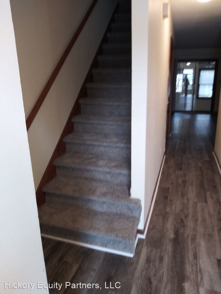 2046 16th Street Northeast, 1‐4 - Photo 3 of 7