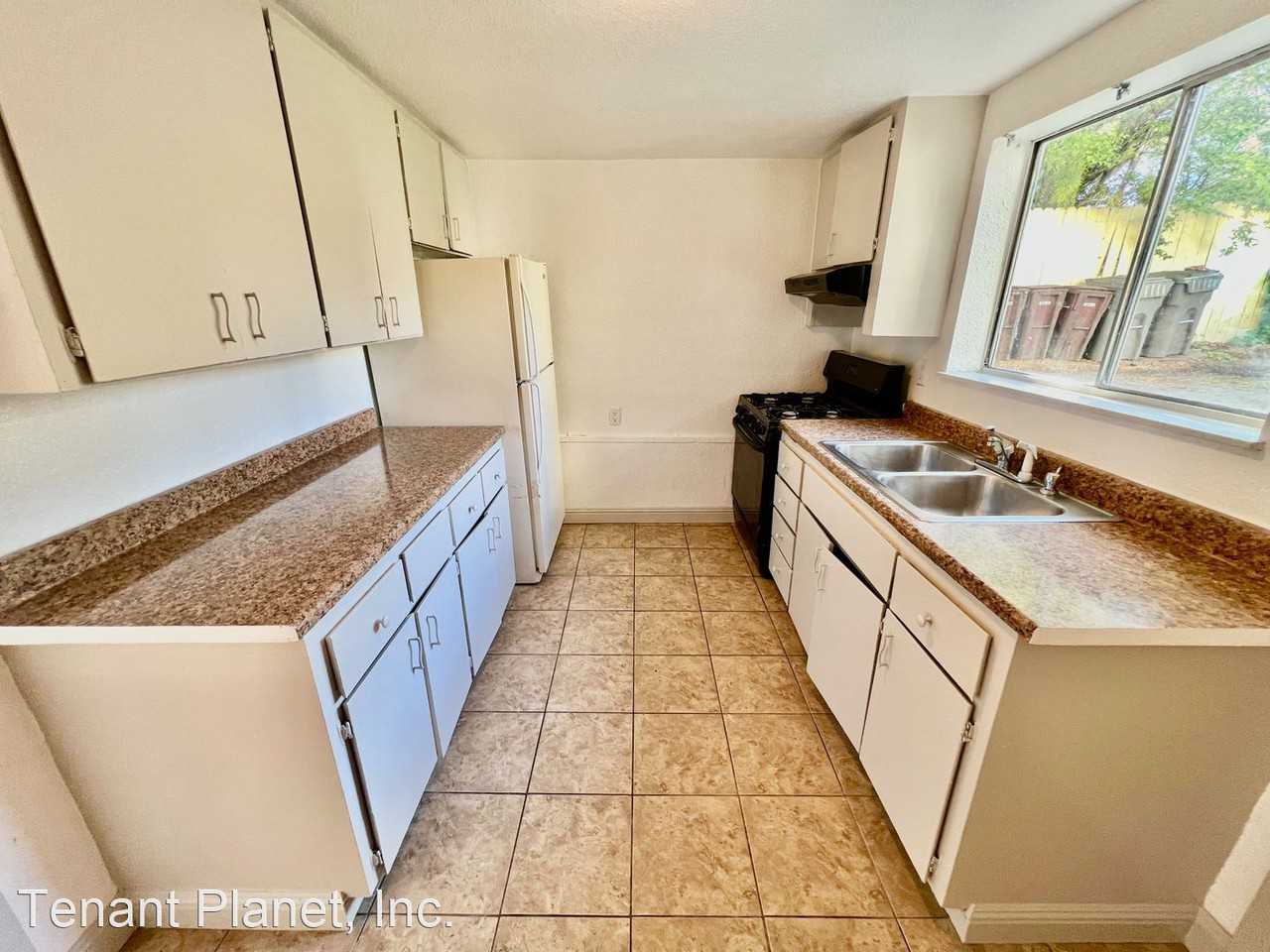 871 21st Street - Photo 3 of 14