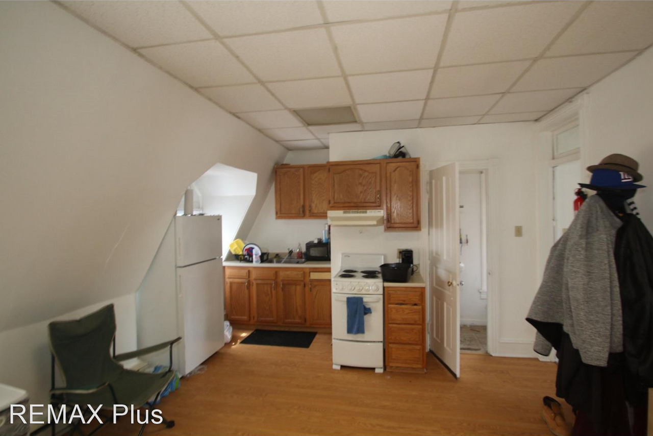 133 Walnut Street - Photo 3 of 4