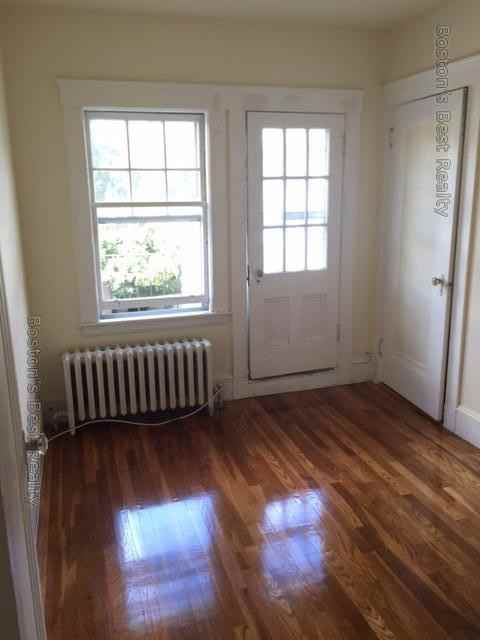 204 Chiswick Rd - Photo 4 of 20