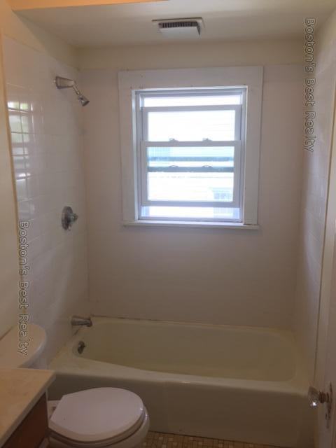 204 Chiswick Rd - Photo 5 of 20