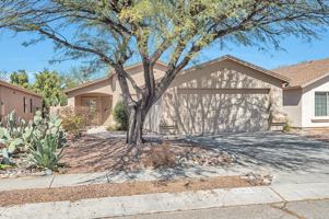featured image of 8262 S Placita Del Plantio
